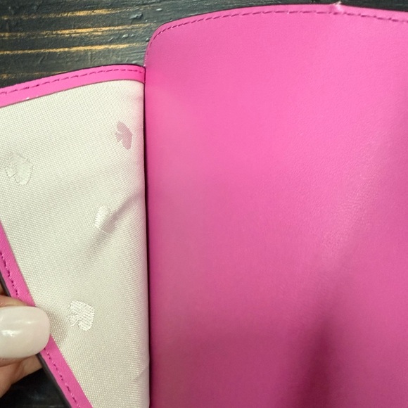 Kate ♠️ Spade Passport & Credit Card Holder - Picture 7 of 8
